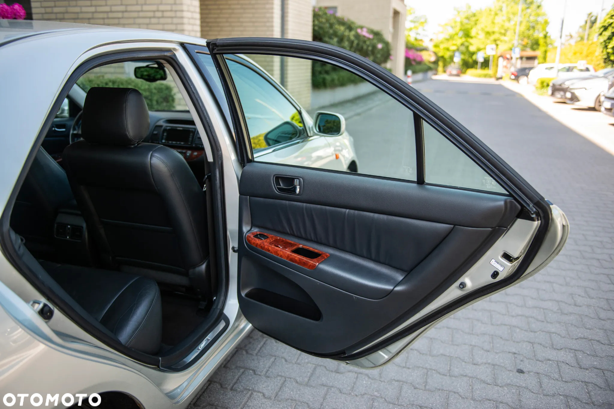 Toyota Camry 3.0 V6 - 21
