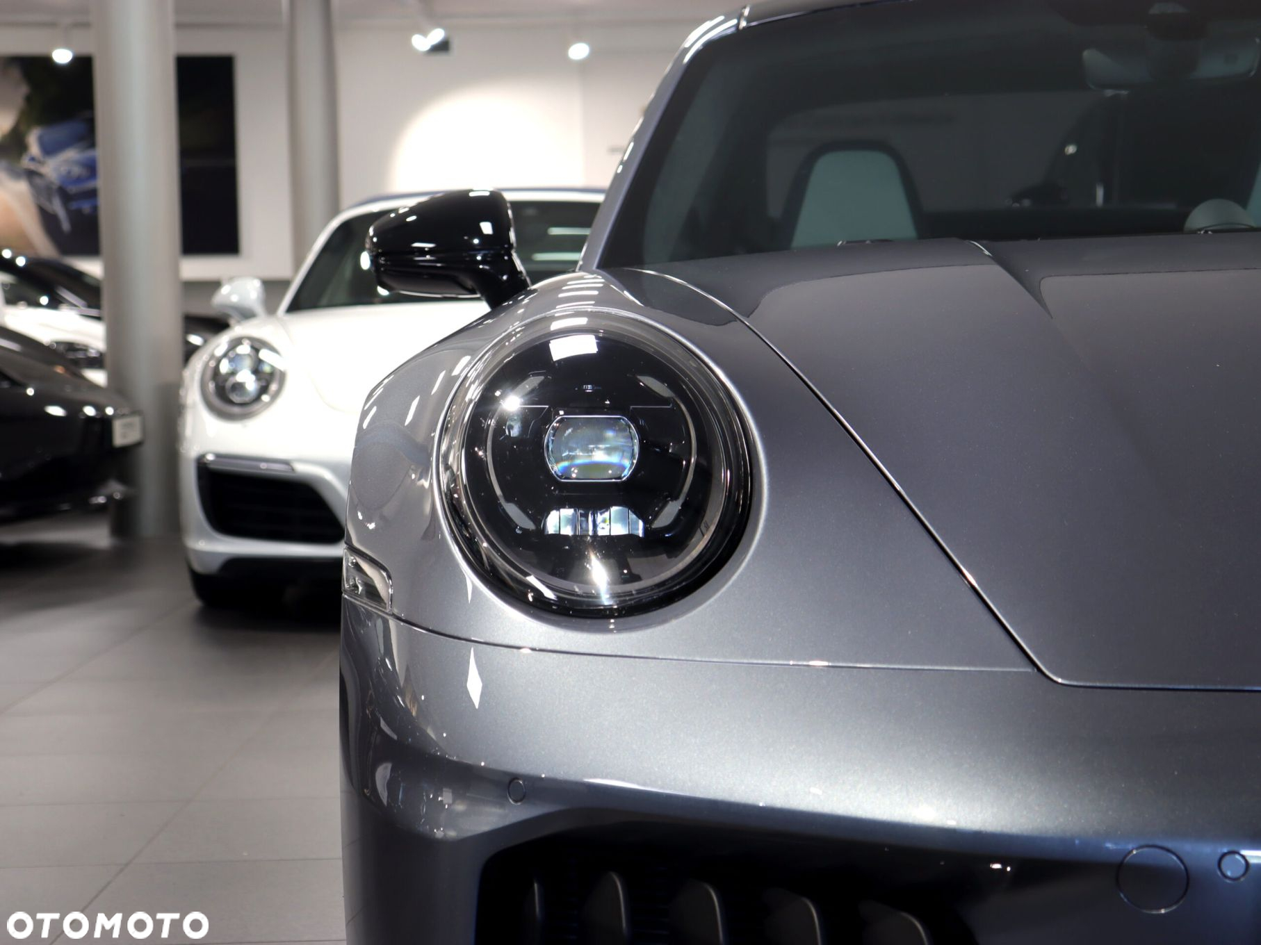 Porsche 911 Carrera 4 GTS PDK - 9