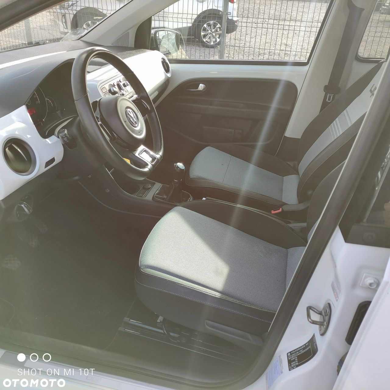 Volkswagen up! - 17