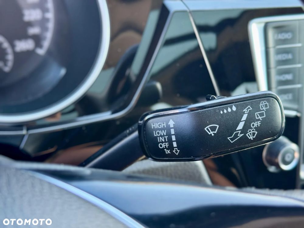 Volkswagen Touran 2.0 TDI SCR (BlueMotion Technology) DSG Highline - 14