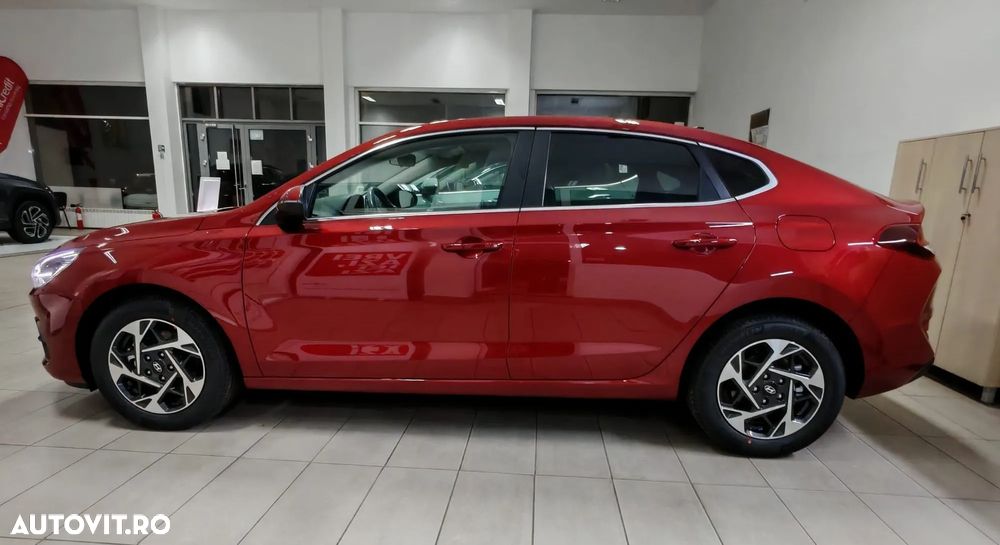 Hyundai i30 Fastback 1.5 T-GDI 140CP 7DCT MHEV Highway - 3