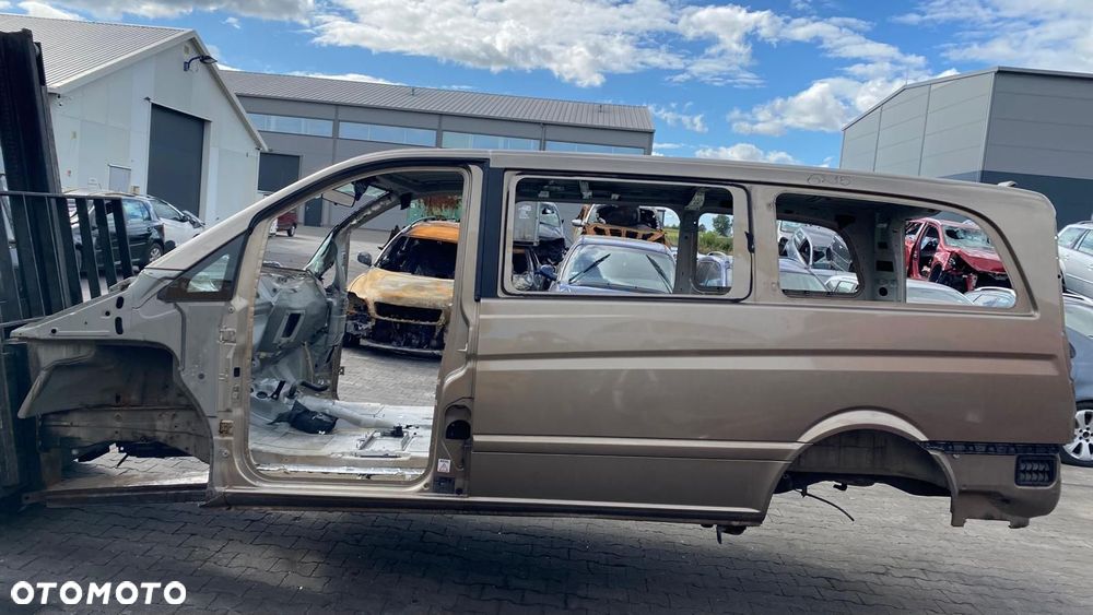 BŁOTNIK TYŁ LEWY ĆWIARTKA BOK MERCEDES VIANO W639 LONG - 1