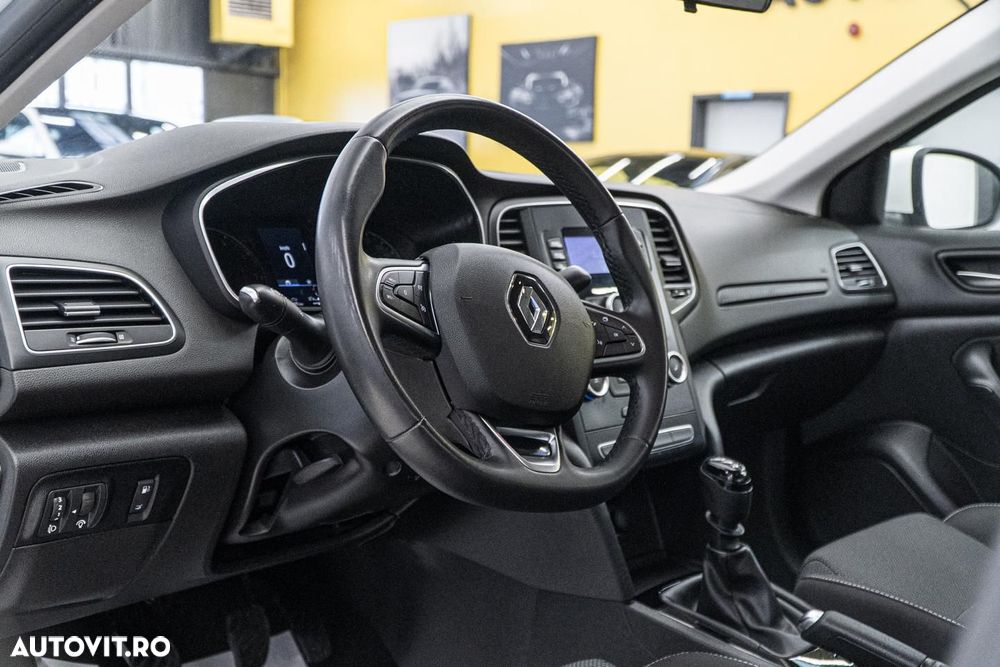 Renault Megane TCe 140 GPF ZEN - 7