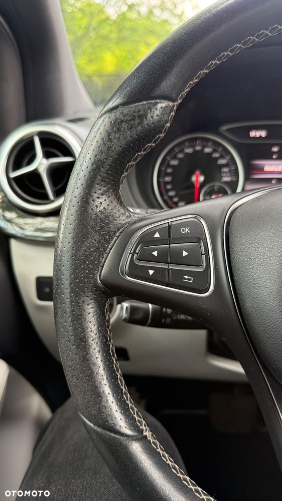 Mercedes-Benz Klasa B 220 4-Matic - 14