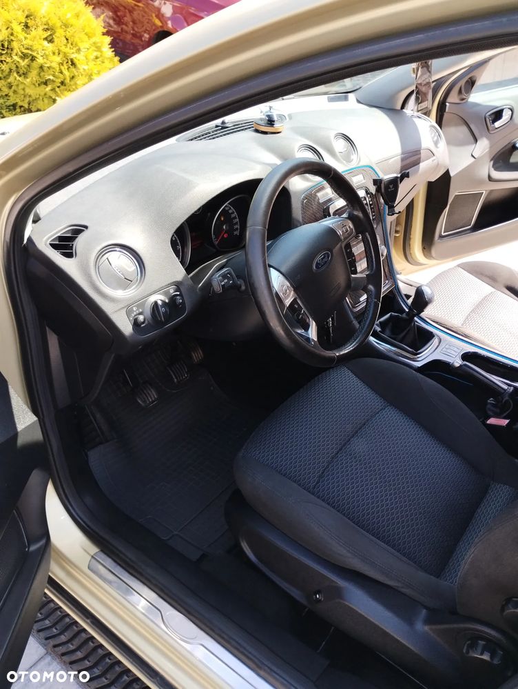 Ford Mondeo - 7