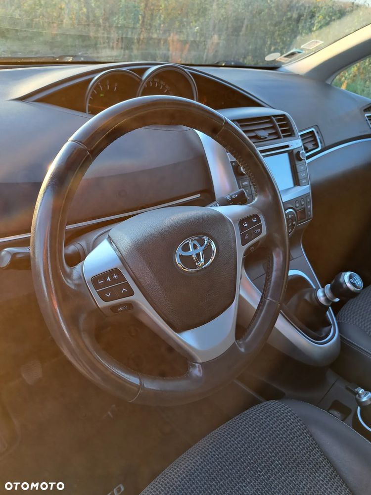 Toyota Verso 1.6 D-4D Prestige - 12