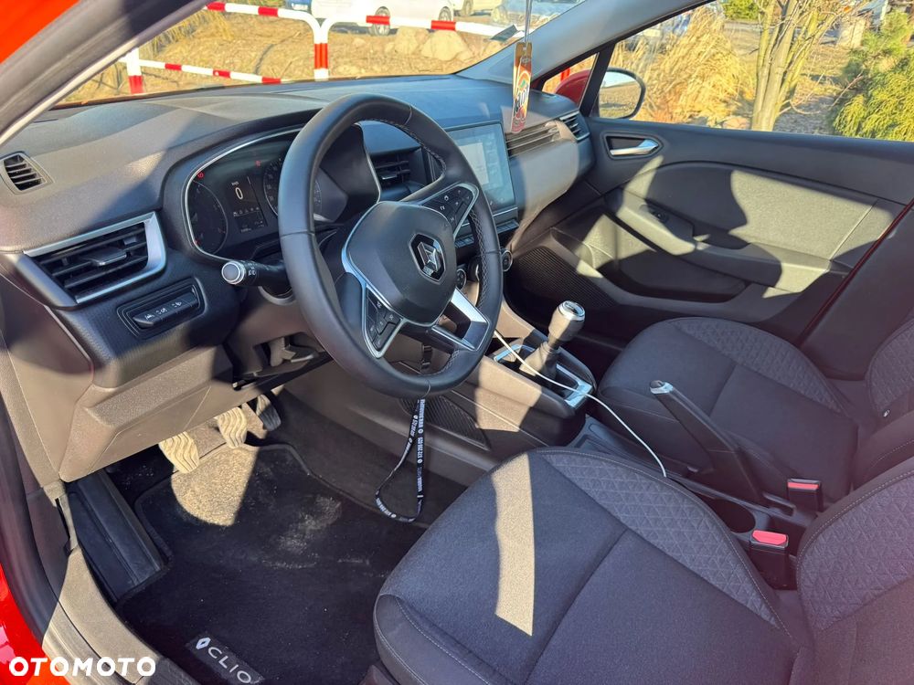 Renault Clio - 28
