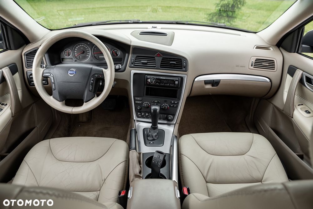 Volvo XC 70 AWD Momentum - 29