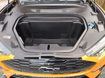 Ford Mustang Mach-E AWD GT - 13