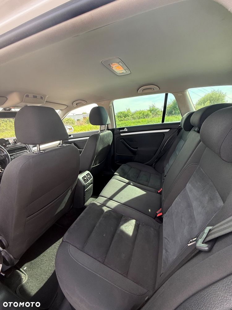 Volkswagen Golf 1.6 TDI Highline - 20