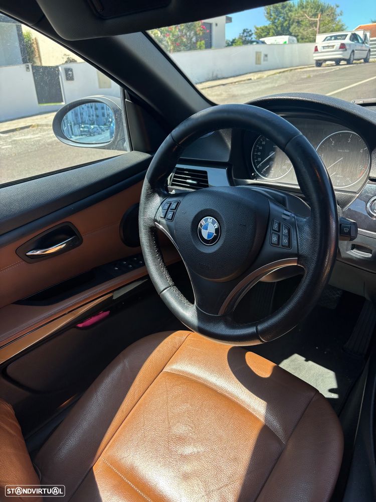BMW 320 d Cabrio Auto — fotografia 4