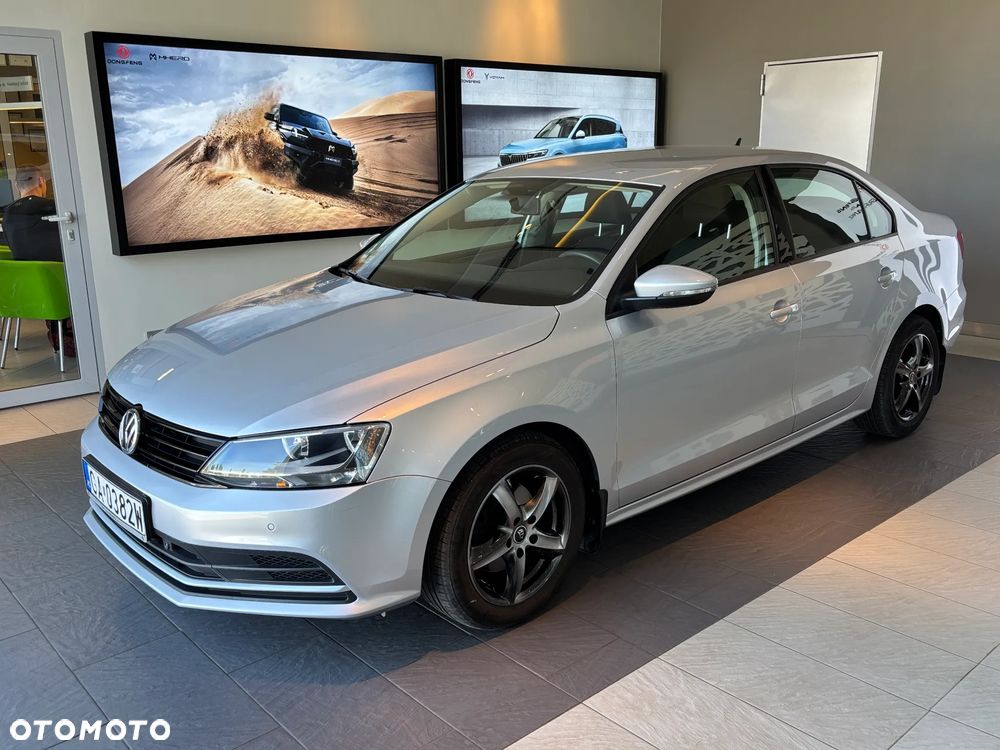 Volkswagen Jetta 2.0 TDI DPF BMT Trendline - 2