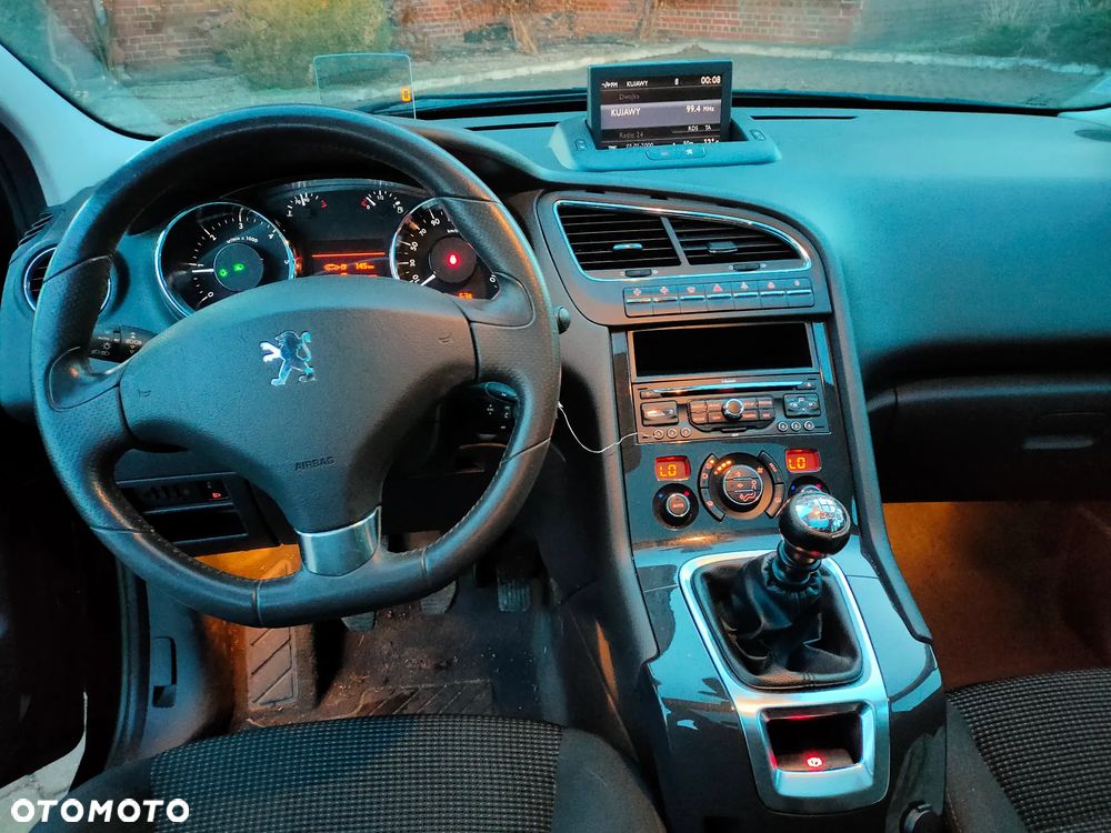 Peugeot 5008 2.0 HDi Allure 7os - 28