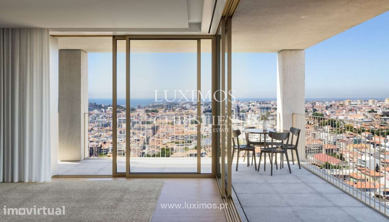 Fernão Magalhães 127: Apartamento T2+1, à venda, no centro do Porto - Grande imagem: 2/17