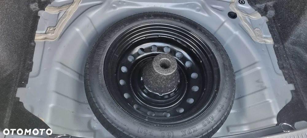 Toyota Auris 1.6 Premium - 21