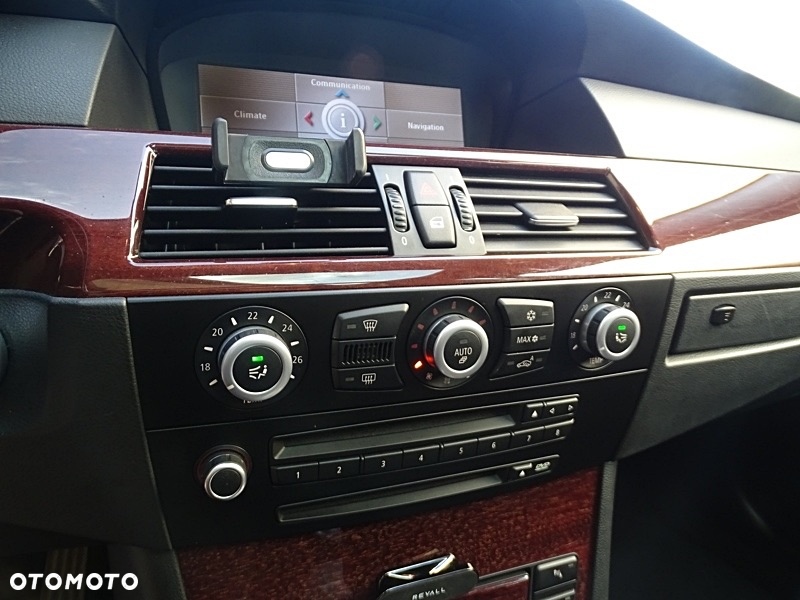 BMW Seria 5 530xi Touring Edition Exclusive - 25