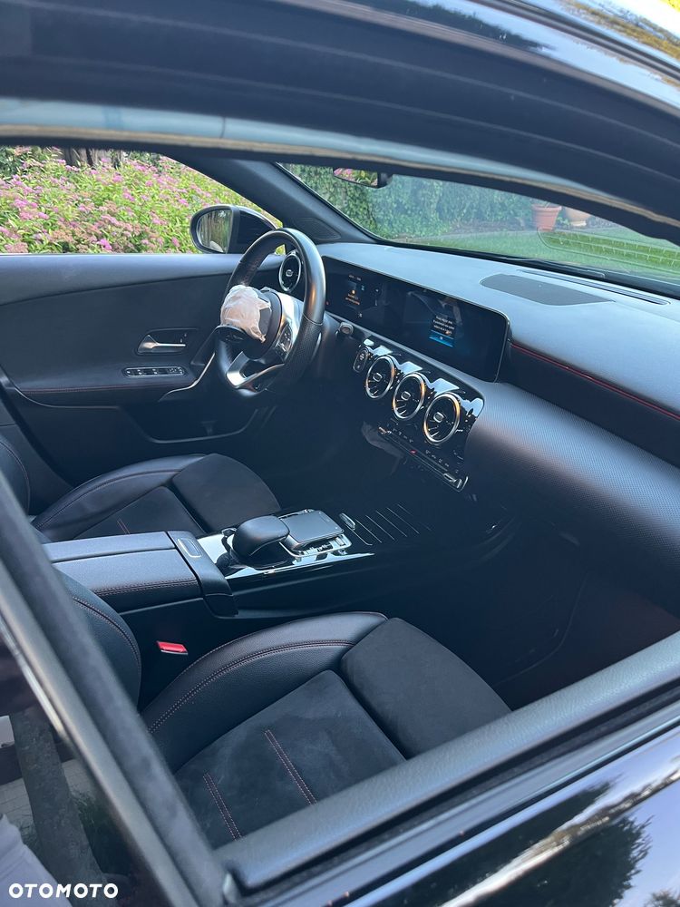 Mercedes-Benz Klasa A 220 4-Matic AMG Line 7G-DCT - 16