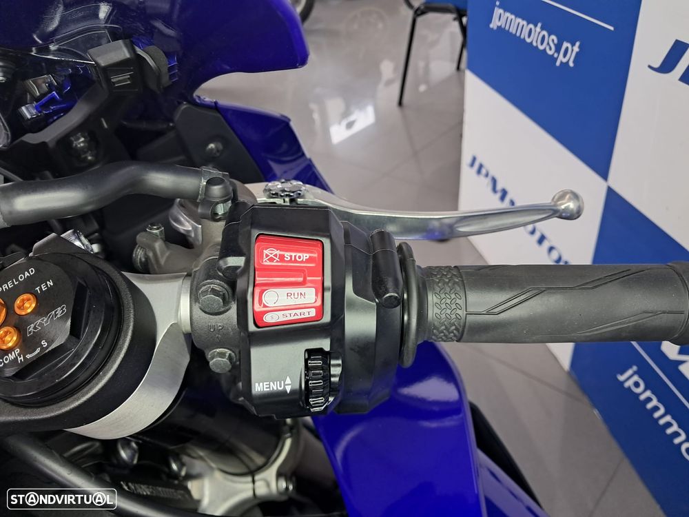 Yamaha YZF R1 - 11