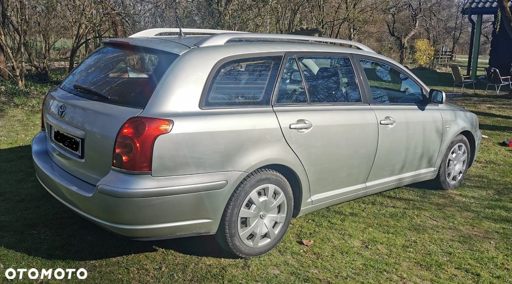 Toyota Avensis 2.0 D-4D Sol - 11