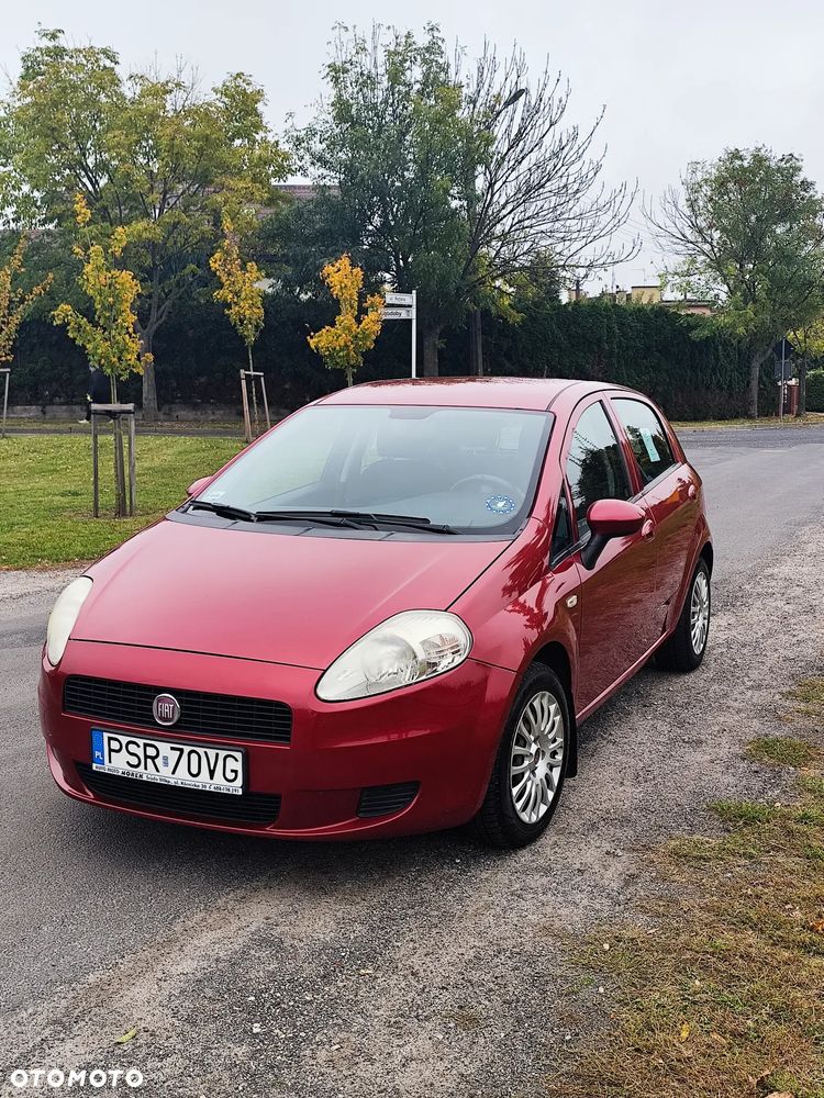 Fiat Grande Punto 2010 photo 3