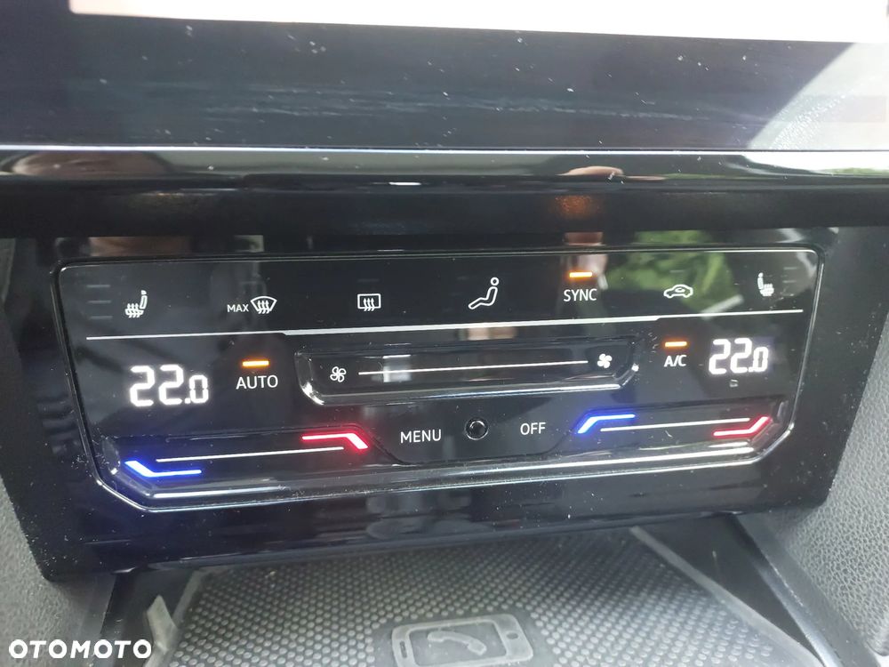 Volkswagen Passat Variant 2.0 TDI SCR DSG 4Motion Elegance - 26