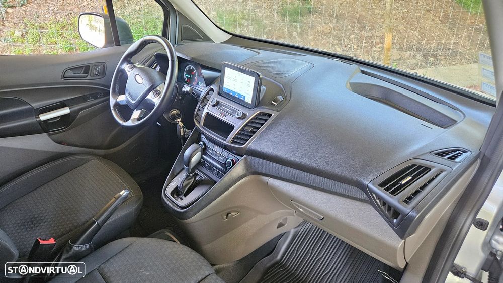 Ford Transit Connect Automática 3Lugares - 29