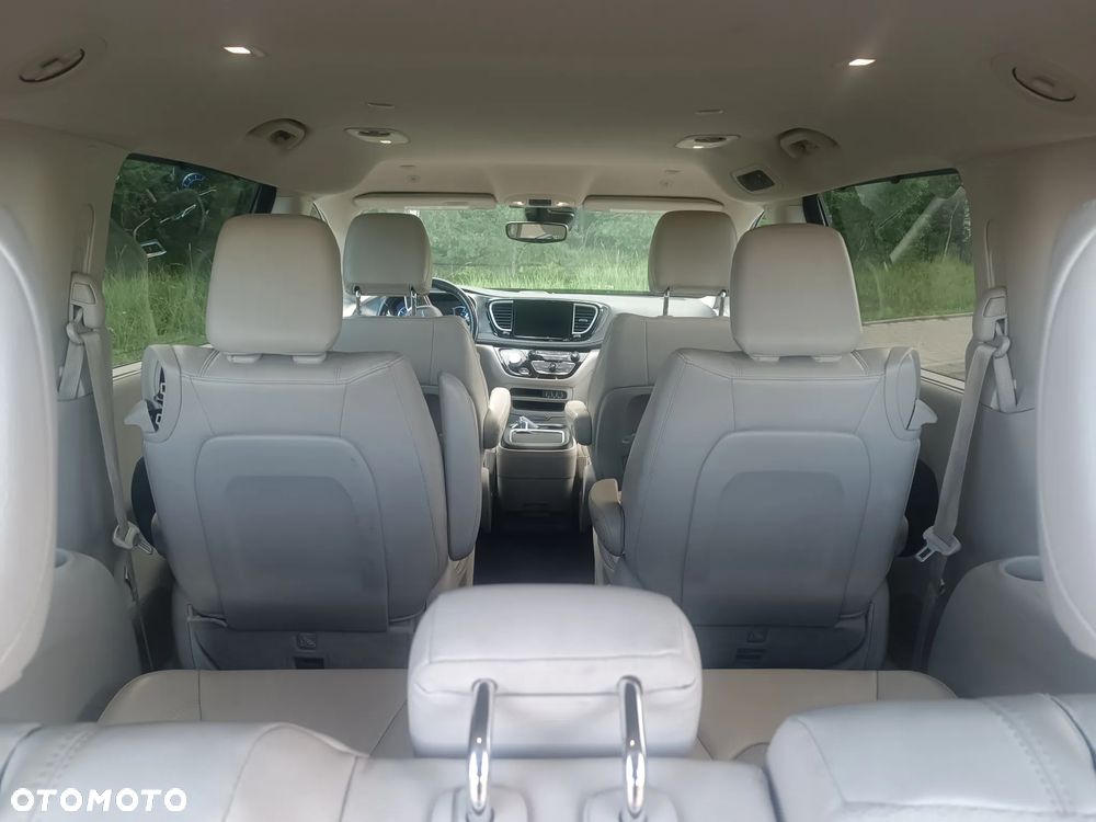 Chrysler Pacifica - 6