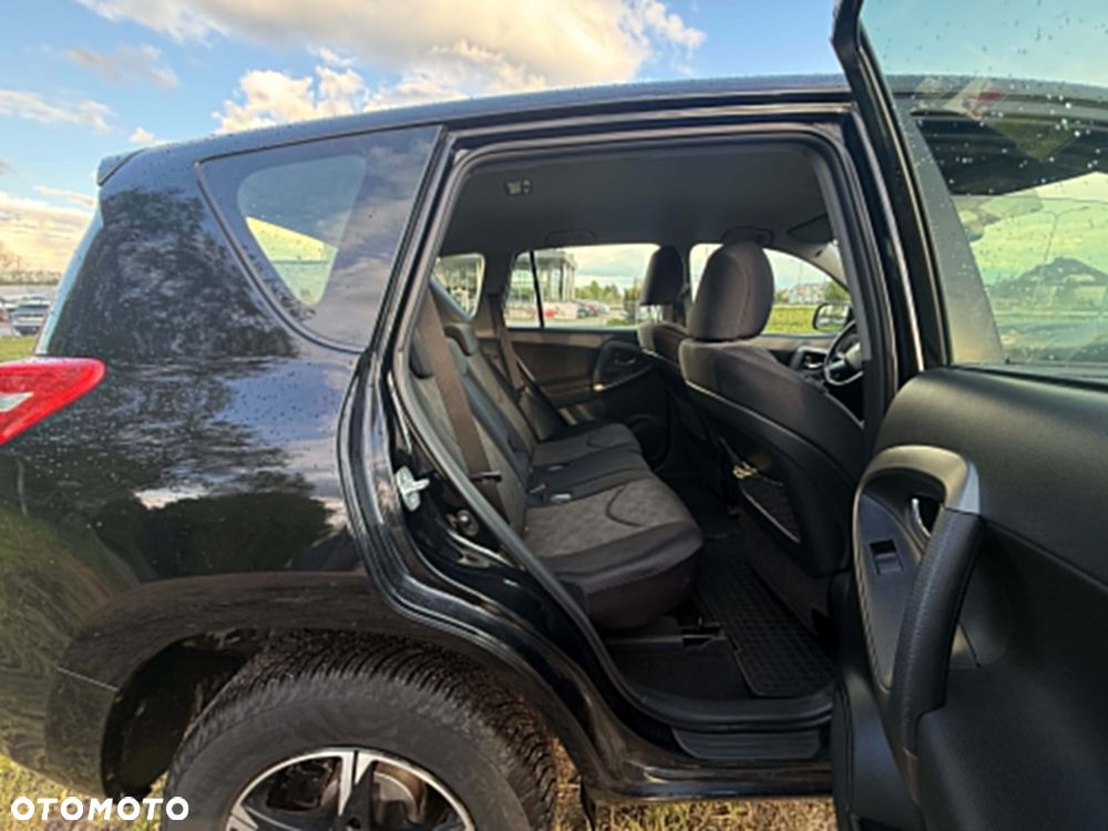 Toyota RAV4 - 4