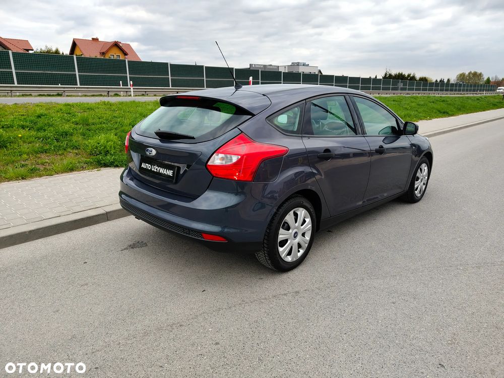 Ford Focus 1.6 Ambiente - 28