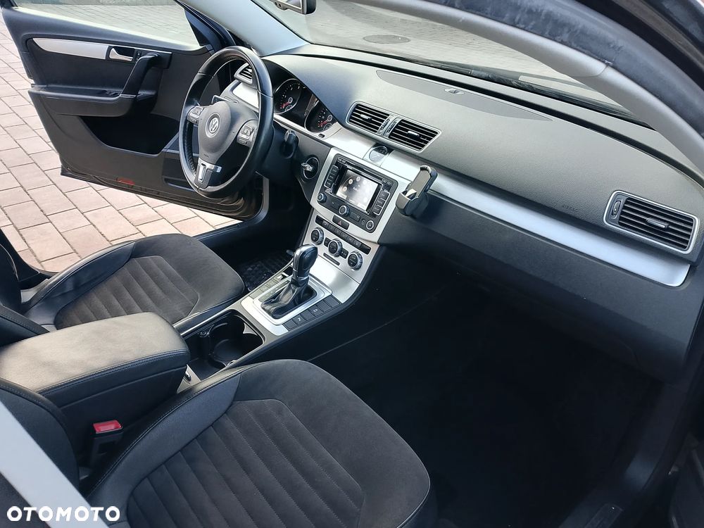 Volkswagen Passat 2.0 TDI BlueMotion Technology DPF Highline - 15
