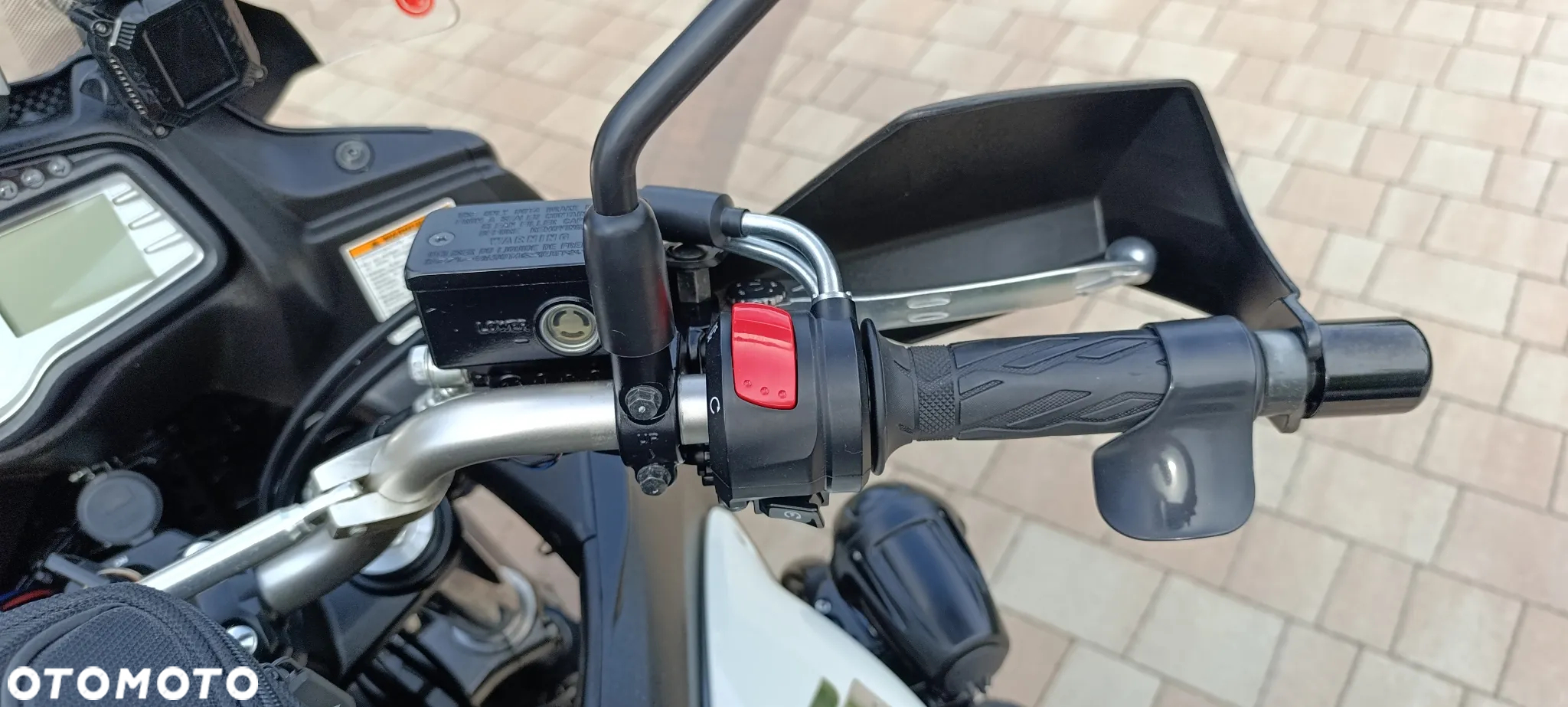 Suzuki V-STROM - 11
