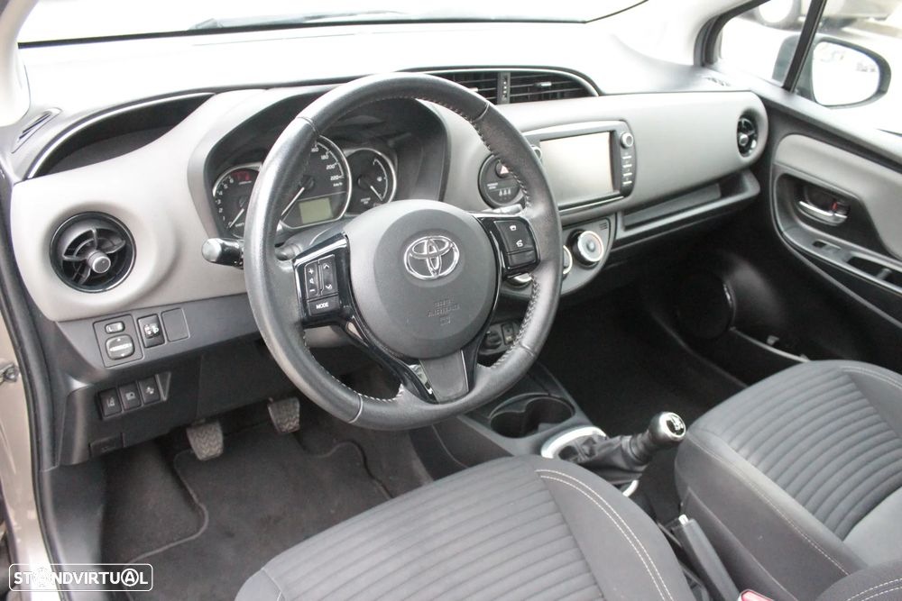 Toyota Yaris 1.0 VVT-i Comfort+P.Style - 9