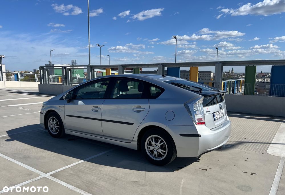 Toyota Prius (Hybrid) Executive - 7