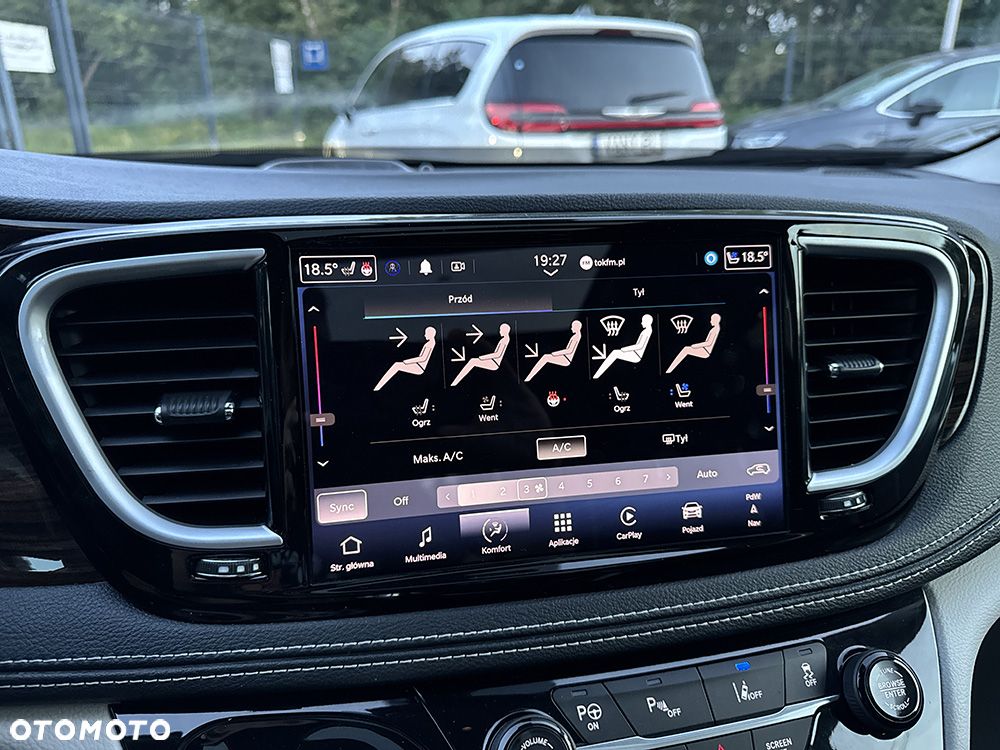 Chrysler Pacifica - 32