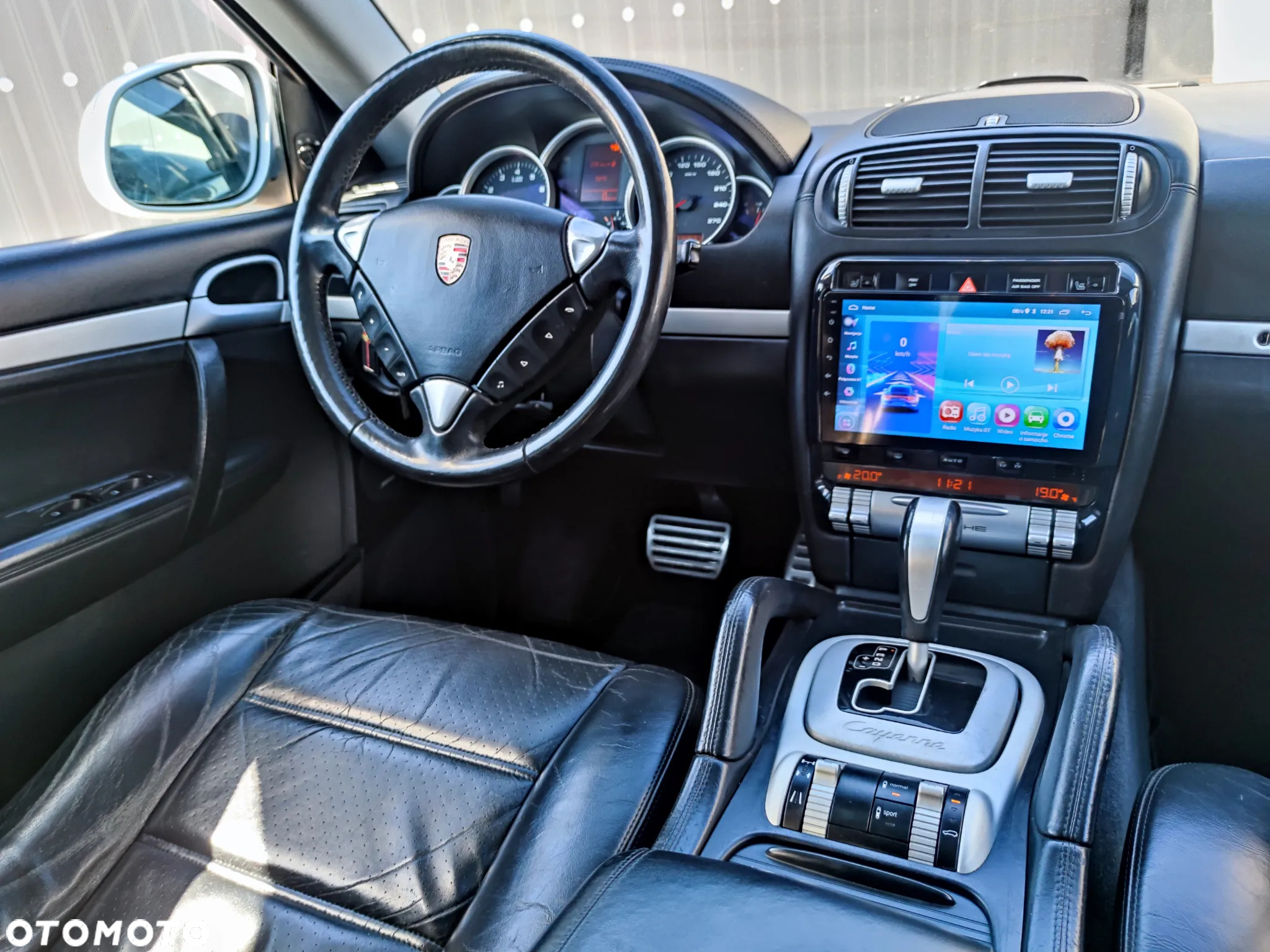 Porsche Cayenne - 22