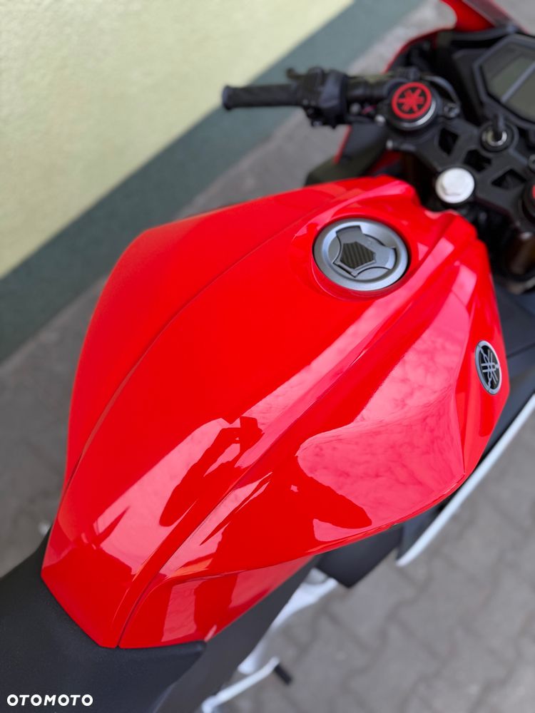 Yamaha YZF - 17