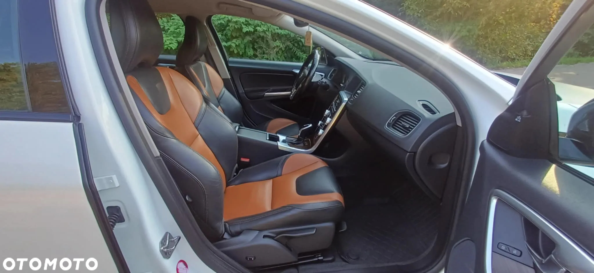 Volvo V60 Cross Country D3 Drive-E Momentum - 17