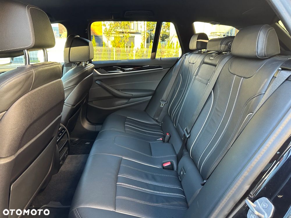 BMW Seria 5 530d xDrive Sport - 16