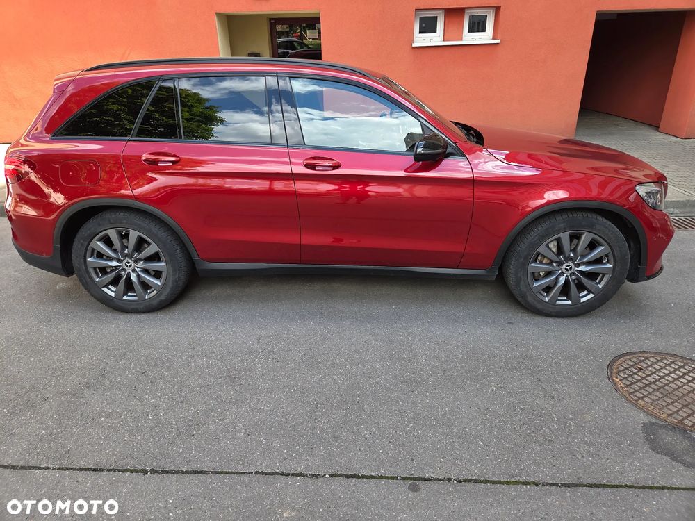 Mercedes-Benz GLC - 40