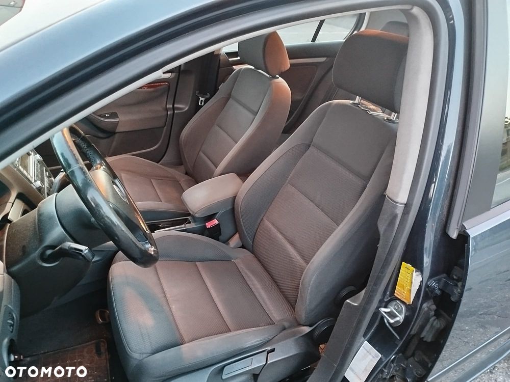 Volkswagen Golf 2.0 TDI DSG Sportline - 16