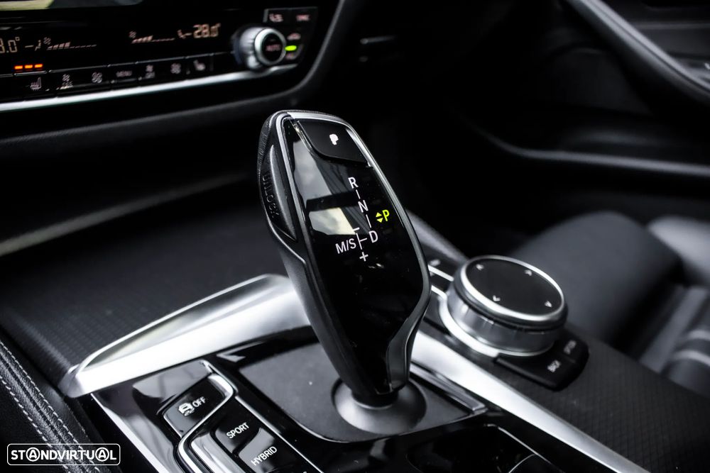 BMW 530 e Pack Desportivo M - 23