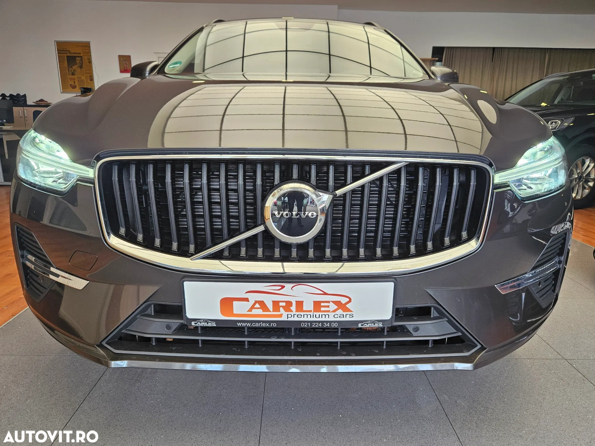 Volvo XC 60 B4 D Geartronic Momentum Pro - 24