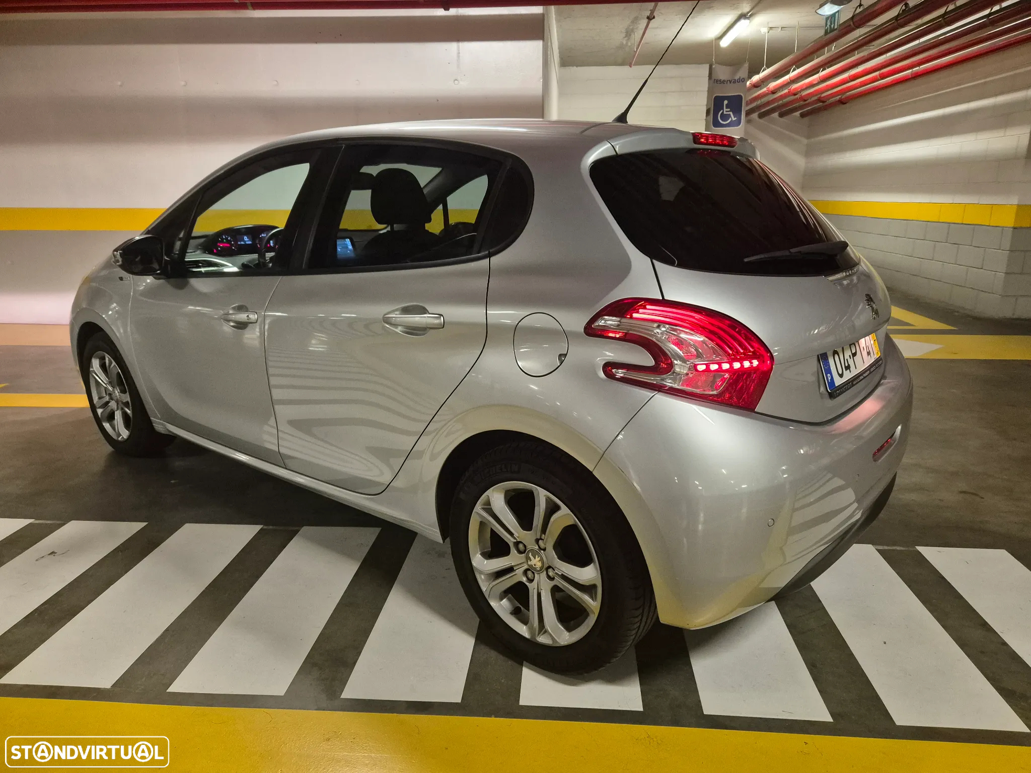 Peugeot 208 1.4 HDi SE Style - 16