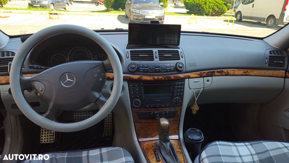 Mercedes-Benz E 200 KOMPRESSOR Automatik Elegance Sport Edition - 8