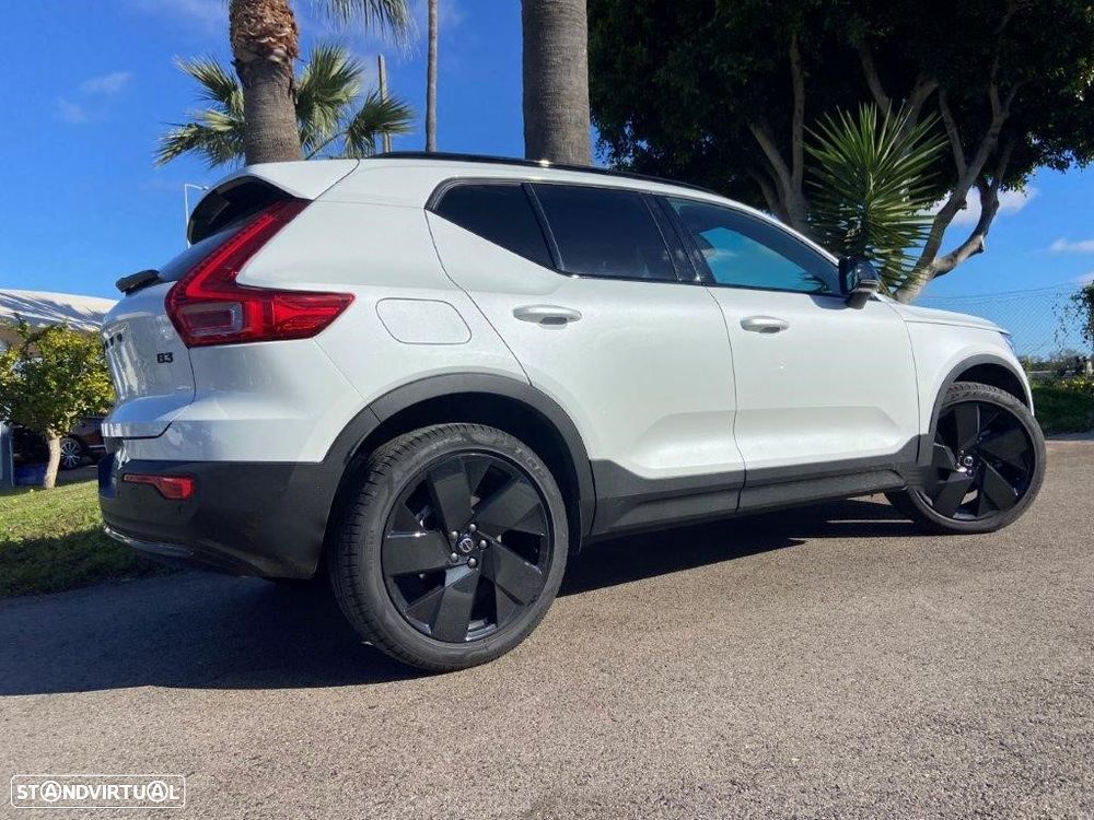 Volvo XC 40 2.0 B3 Black Edition - 27