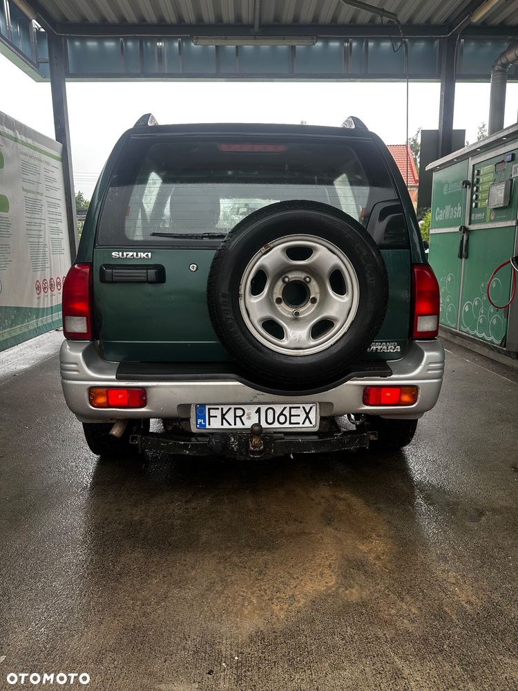 Suzuki Grand Vitara 2.0 - 8