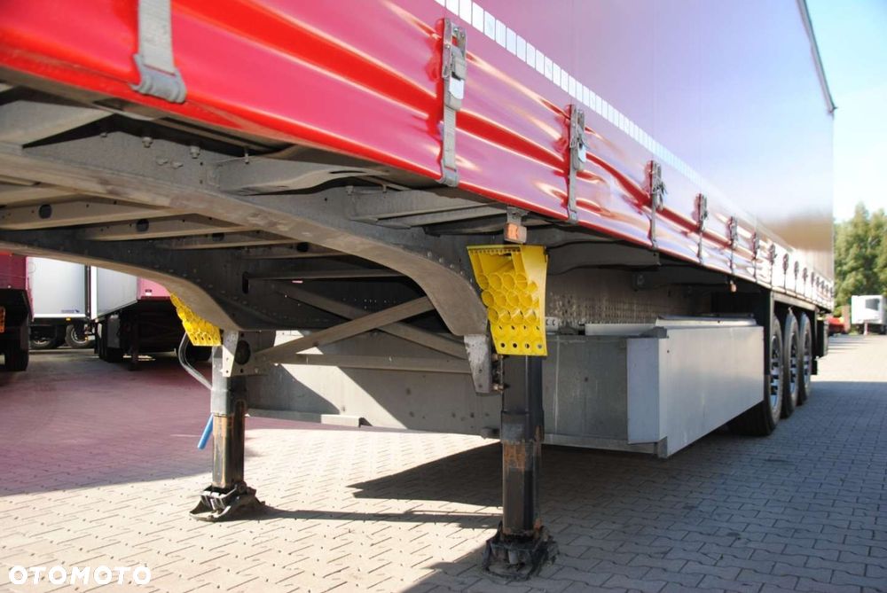 Schmitz Cargobull SCS kurtyna, podnoszona oś - 11