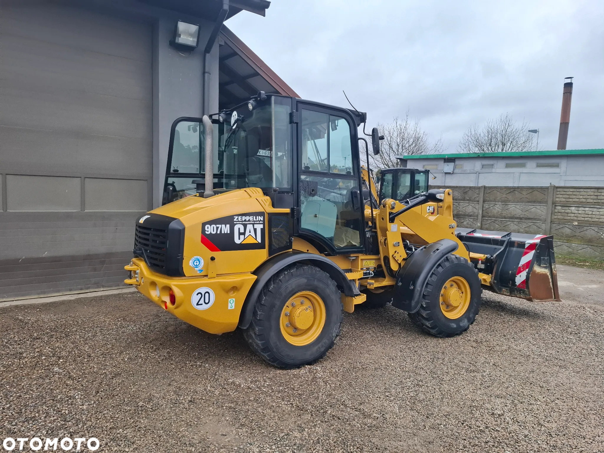 Caterpillar CAT 907 M - 6