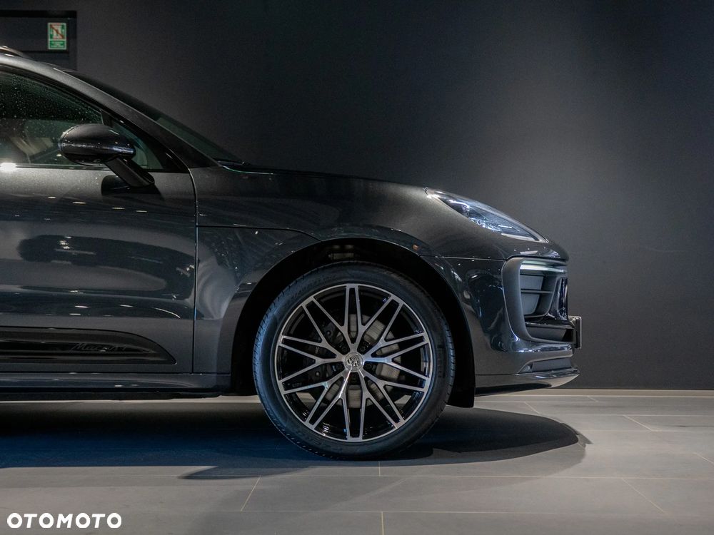 Porsche Macan T - 11