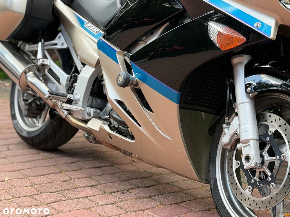 Yamaha FJR - 12